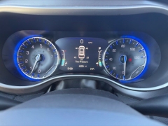 Used 2024  Chrysler Pacifica Touring L FWD at Clutts Auto Sales near Hazard&comma; KY