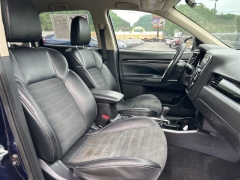 Used 2019 Mitsubishi Outlander 4d SUV AWC SE at Clutts Auto Sales near Hazard, KY