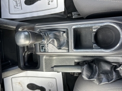 Used 2019  Toyota Tacoma 4WD Access Cab TRD Off-Road at Clutts Auto Sales near Hazard, KY