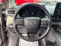Used 2023  Toyota Sienna LE FWD 8-Passenger at Clutts Auto Sales near Hazard&comma; KY