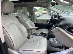 Used 2017 Chrysler Pacifica 4d Wagon Limited at Clutts Auto Sales near Hazard, KY