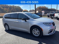 Used 2024  Chrysler Pacifica Touring L FWD at Clutts Auto Sales near Hazard&comma; KY