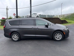 Used 2023  Chrysler Pacifica Touring L FWD at Clutts Auto Sales near Hazard&comma; KY