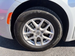 Used 2024  Chrysler Pacifica Touring L FWD at Clutts Auto Sales near Hazard&comma; KY