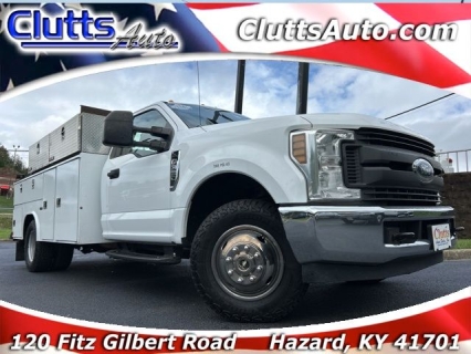 2018 Ford F-350 Super Duty Chassis Cab XL