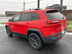 Used 2017  Jeep Cherokee 4d SUV 4WD Trailhawk V6 at Clutts Auto Sales near Hazard&comma; KY