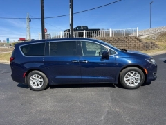 Used 2020  Chrysler Pacifica 4d Wagon Touring at Clutts Auto Sales near Hazard&comma; KY