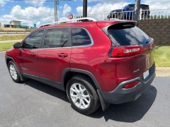 Used 2015  Jeep Cherokee 4d SUV 4WD Latitude at Clutts Auto Sales near Hazard&comma; KY