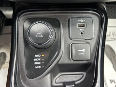 Used 2020 Jeep Compass 4d SUV 4WD Latitude Altitude at Clutts Auto Sales near Hazard, KY