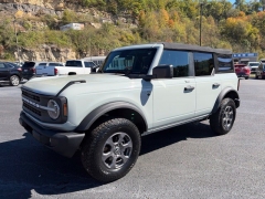 Used 2022  Ford Bronco Base 4 Door 4x4 at Clutts Auto Sales near Hazard&comma; KY