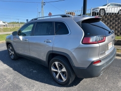 Used 2019 Jeep Cherokee 4d SUV 4WD Limited 3.2L at Clutts Auto Sales near Hazard, KY