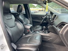 Used 2020 Jeep Cherokee 4d SUV 4WD Latitude Plus Altitude 3.2L at Clutts Auto Sales near Hazard, KY