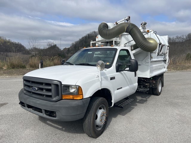 Used 2000  Ford Super Duty F-450 Reg Cab WB 4WD at Clutts Auto Sales near Hazard, KY