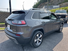 Used 2019 Jeep Cherokee 4d SUV 4WD Limited 3.2L at Clutts Auto Sales near Hazard, KY