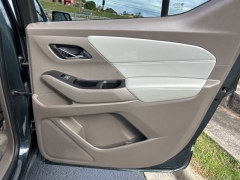 Used 2018 Chevrolet Traverse 4d SUV AWD LT Cloth w/1LT at Clutts Auto Sales near Hazard, KY