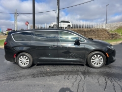 Used 2020  Chrysler Pacifica 4d Wagon Touring at Clutts Auto Sales near Hazard, KY