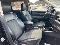 Used 2019  Mitsubishi Outlander 4d SUV FWD SE at Clutts Auto Sales near Hazard&comma; KY