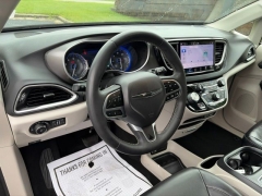 Used 2023  Chrysler Pacifica Touring L FWD at Clutts Auto Sales near Hazard&comma; KY