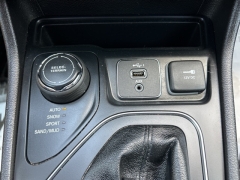 Used 2020 Jeep Cherokee 4d SUV 4WD Latitude North 3.2L at Clutts Auto Sales near Hazard, KY
