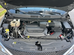 Used 2020  Chrysler Pacifica 4d Wagon Touring at Clutts Auto Sales near Hazard, KY