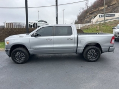 Used 2019  Ram 1500 4WD Crew Cab Big Horn&sol;Lone Star Longbed at Clutts Auto Sales near Hazard&comma; KY