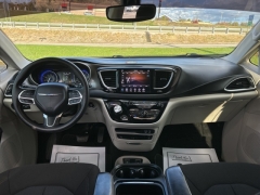 Used 2020  Chrysler Pacifica 4d Wagon Touring at Clutts Auto Sales near Hazard, KY