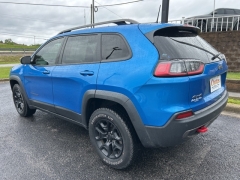 Used 2020 Jeep Cherokee 4d SUV 4WD Trailhawk 3.2L at Clutts Auto Sales near Hazard, KY