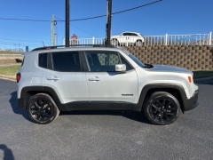 Used 2018  Jeep Renegade 4d SUV 4WD Latitude Altitude at Clutts Auto Sales near Hazard&comma; KY