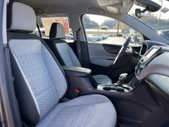 Used 2023  Chevrolet Equinox AWD 4dr LT w/2FL at Clutts Auto Sales near Hazard, KY