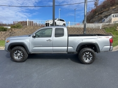 Used 2019  Toyota Tacoma 4WD Access Cab TRD Off-Road at Clutts Auto Sales near Hazard, KY