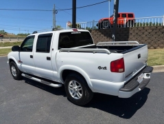 Used 2003  GMC Sonoma Pickup 4WD Crew Cab ZR5 at Clutts Auto Sales near Hazard&comma; KY