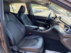 Used 2020  Toyota Camry 4d Sedan SE at Clutts Auto Sales near Hazard&comma; KY