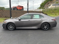 Used 2021  Toyota Camry SE Auto at Clutts Auto Sales near Hazard&comma; KY