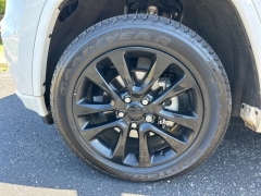 Used 2019 Jeep Grand Cherokee 4d SUV 4WD Laredo Altitude at Clutts Auto Sales near Hazard, KY
