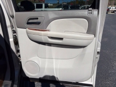 Used 2007  Chevrolet Suburban 1500 SUV 4WD LTZ at Clutts Auto Sales near Hazard&comma; KY