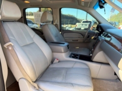 Used 2007  Chevrolet Suburban 1500 SUV 4WD LTZ at Clutts Auto Sales near Hazard&comma; KY