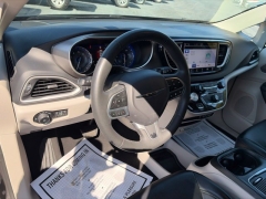 Used 2023  Chrysler Pacifica Touring L FWD at Clutts Auto Sales near Hazard&comma; KY