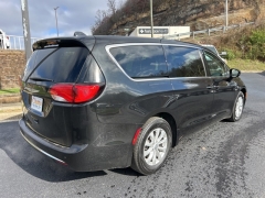 Used 2020  Chrysler Pacifica 4d Wagon Touring at Clutts Auto Sales near Hazard, KY