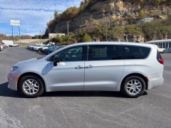 Used 2024  Chrysler Pacifica Touring L FWD at Clutts Auto Sales near Hazard&comma; KY