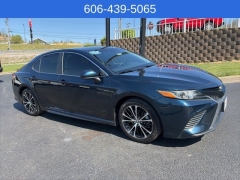 Used 2019  Toyota Camry 4d Sedan SE at Clutts Auto Sales near Hazard&comma; KY