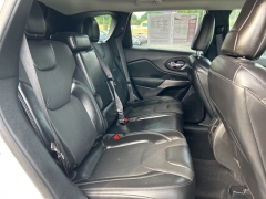 Used 2020 Jeep Cherokee 4d SUV 4WD Latitude Plus Altitude 3.2L at Clutts Auto Sales near Hazard, KY