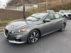 Used 2021  Nissan Altima 2&period;5 SL Sedan at Clutts Auto Sales near Hazard&comma; KY