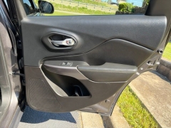 Used 2019  Jeep Cherokee 4d SUV 4WD Limited 2&period;0L Turbo at Clutts Auto Sales near Hazard&comma; KY