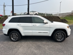 Used 2020 Jeep Grand Cherokee 4d SUV 4WD Laredo E at Clutts Auto Sales near Hazard, KY