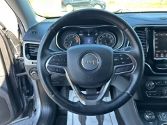 Used 2019 Jeep Cherokee 4d SUV 4WD Limited 3.2L at Clutts Auto Sales near Hazard, KY