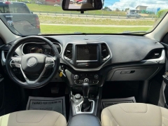 Used 2015  Jeep Cherokee 4d SUV 4WD Latitude at Clutts Auto Sales near Hazard&comma; KY