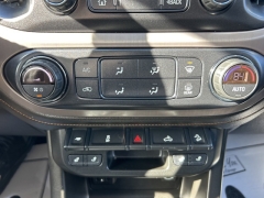 Used 2021  GMC Canyon 4WD Crew Cab 128" AT4 w/Leather at Clutts Auto Sales near Hazard, KY