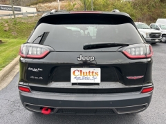 Used 2019  Jeep Cherokee 4d SUV 4WD Trailhawk 3.2L at Clutts Auto Sales near Hazard, KY