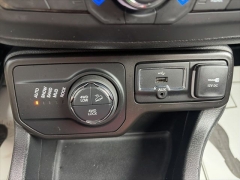 Used 2019  Jeep Renegade 4d SUV 4WD Trailhawk at Clutts Auto Sales near Hazard&comma; KY