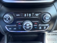 Used 2019  Jeep Cherokee 4d SUV 4WD Limited 2&period;0L Turbo at Clutts Auto Sales near Hazard&comma; KY